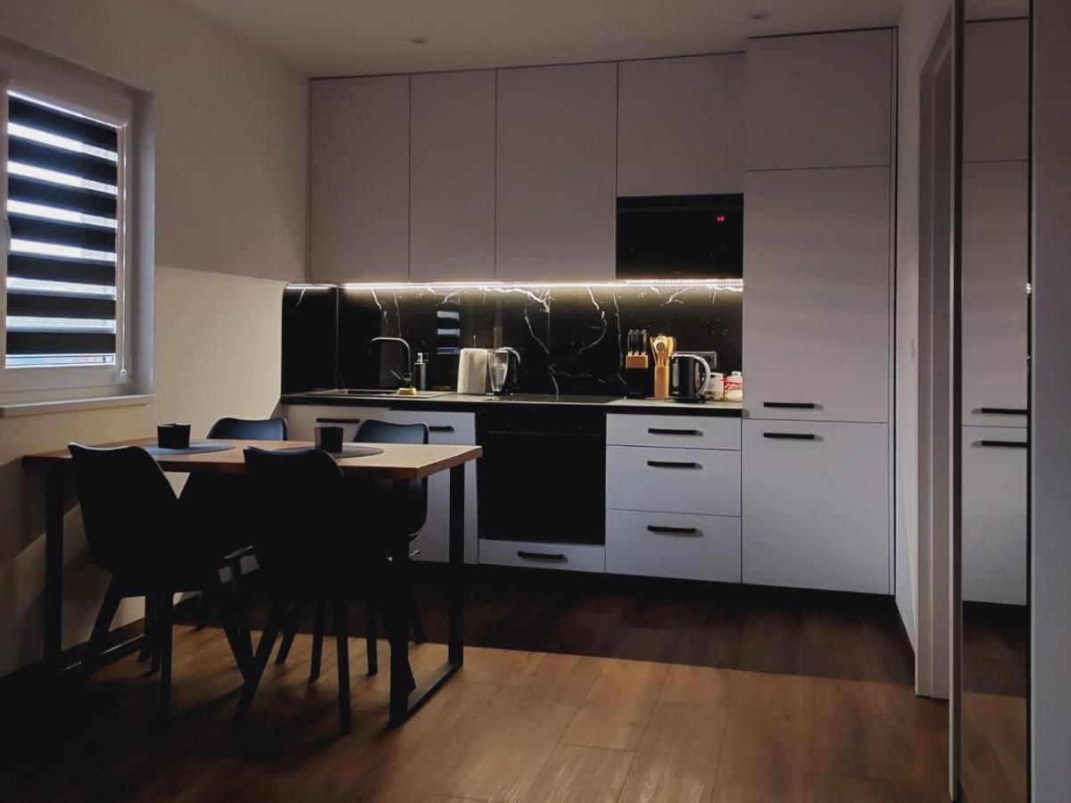 Luxury Apartments Bernardynska Domek 1 , 2 Kielce Buitenkant foto
