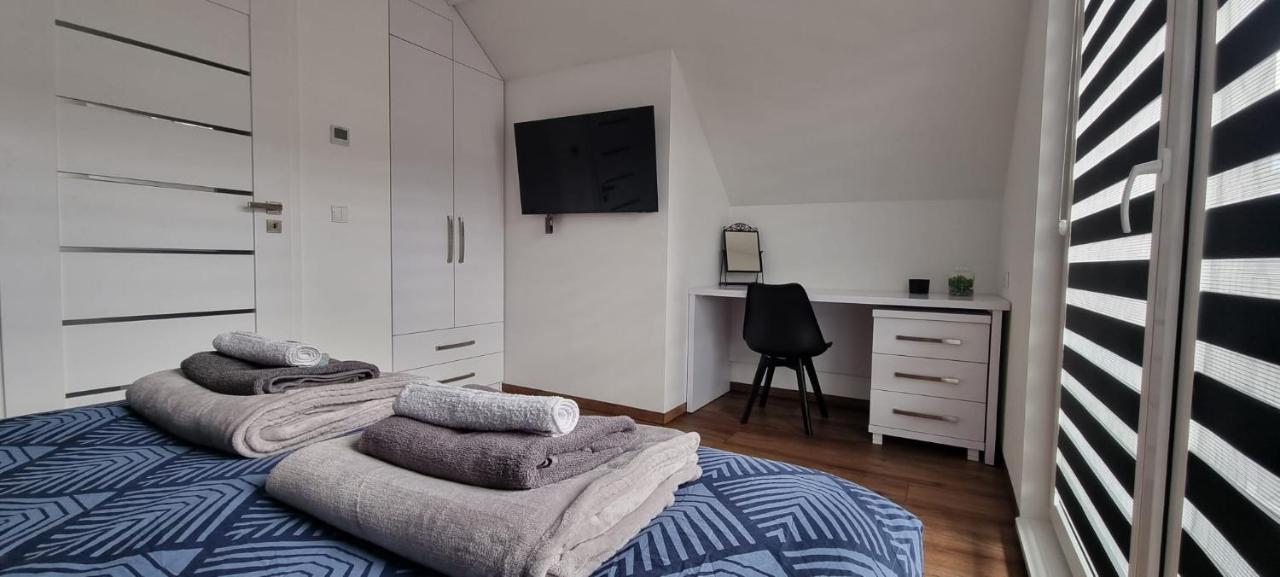 Luxury Apartments Bernardynska Domek 1 , 2 Kielce Buitenkant foto